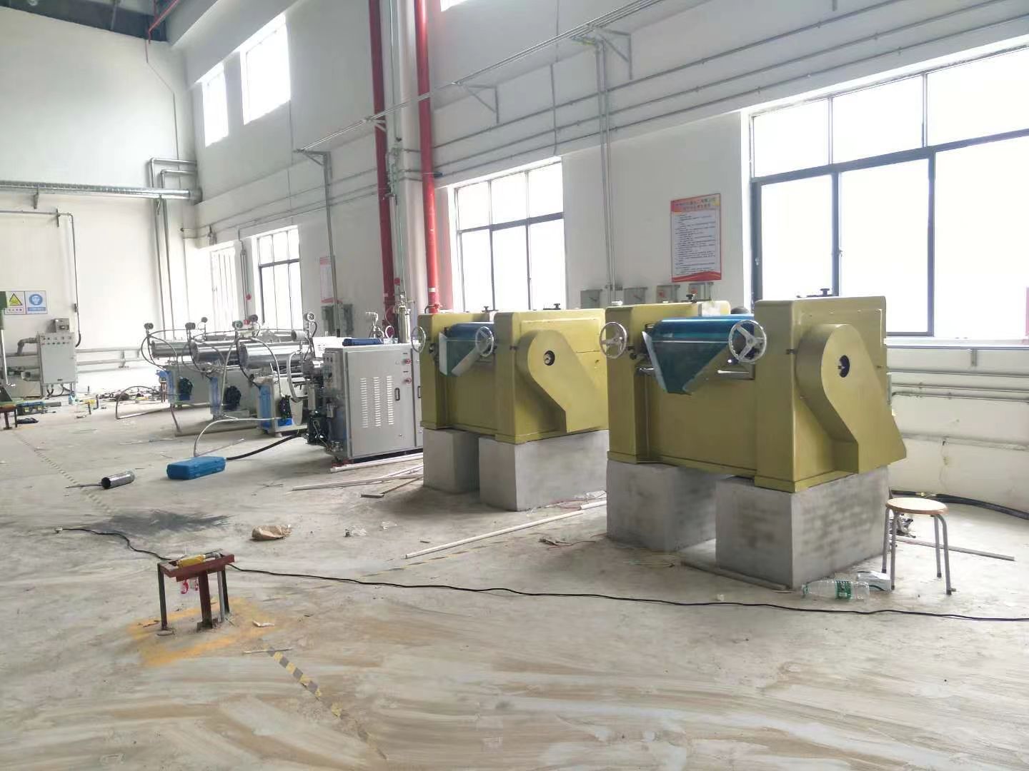 廣州市奮宏化工有限公司S-260 三輥研磨機采購方案(圖4)