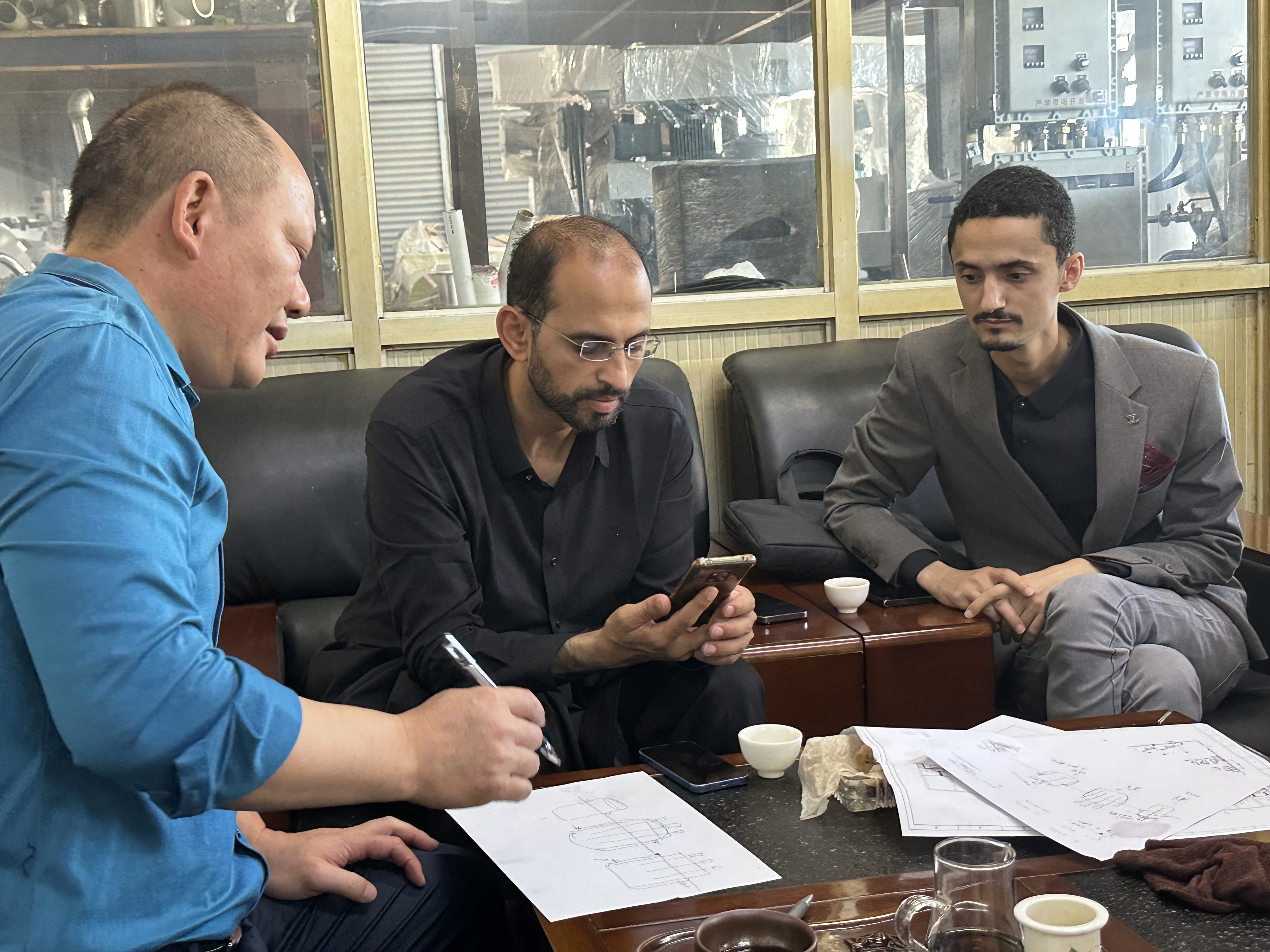 發(fā)往 迪拜 阿聯(lián)酋 化工反應釜攪拌釜 及配套設備采購(圖3)